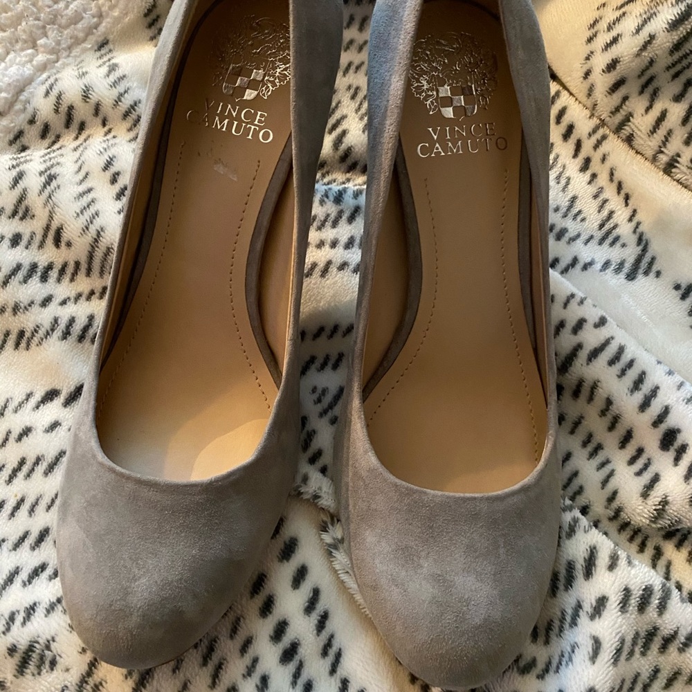 Vince Camuto Pump